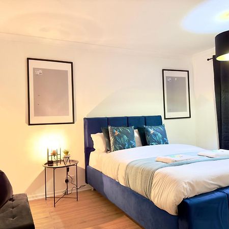 Rnm - Business Professionals Ready, Cost Effective For Large Stays! 3 Bedroom Lounge, Private Access & Entire Place, Kitchen & Washroom With Amenities, Smart Tv, Easy Access, Fast Wifi, Large Driveway, Great Transport Links, Near Worcester Hospital A Exterior photo
