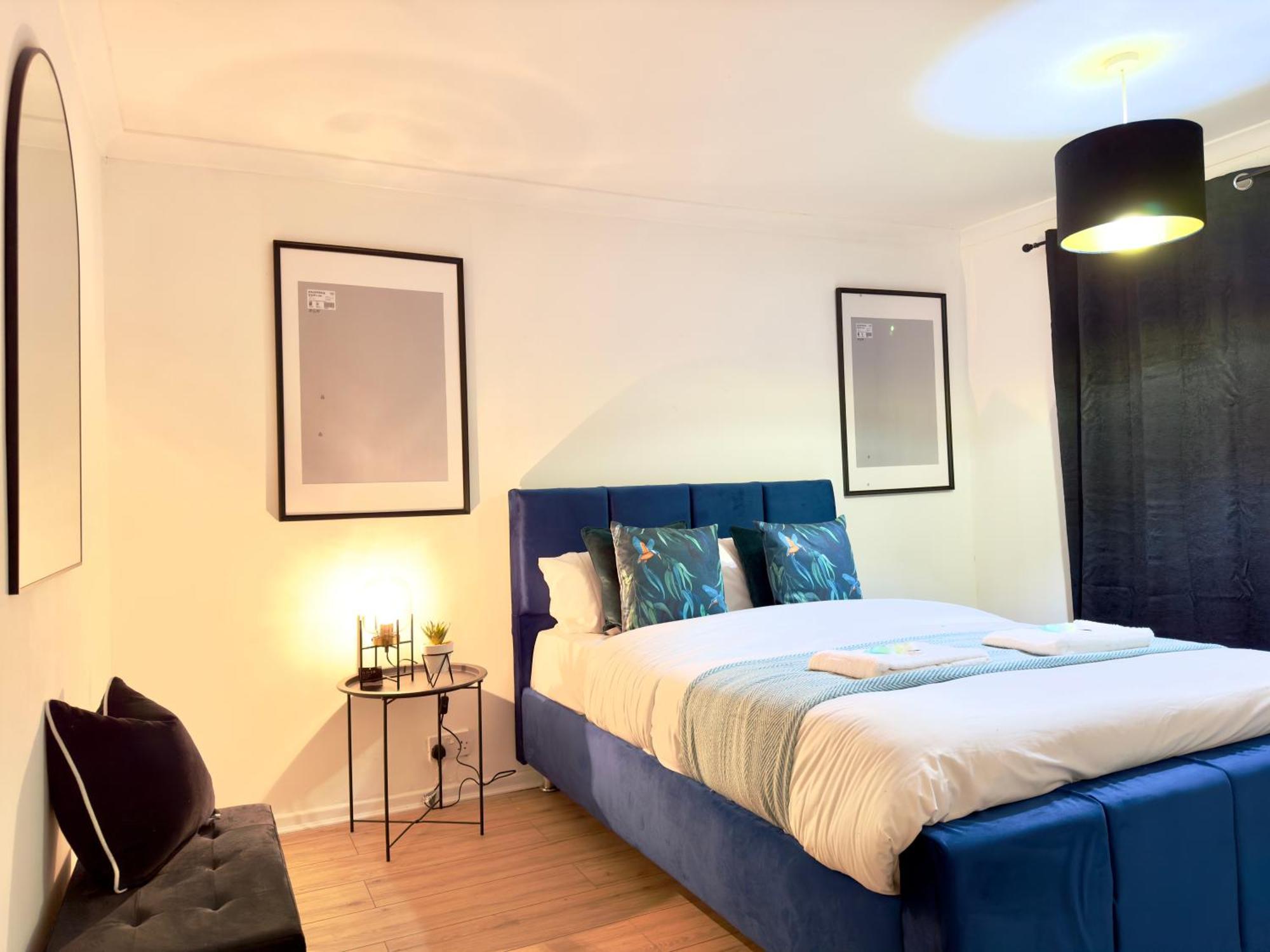 Rnm - Business Professionals Ready, Cost Effective For Large Stays! 3 Bedroom Lounge, Private Access & Entire Place, Kitchen & Washroom With Amenities, Smart Tv, Easy Access, Fast Wifi, Large Driveway, Great Transport Links, Near Worcester Hospital A Exterior photo